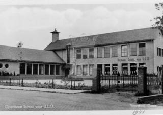 De Van Dusseldorpschool in 1941.