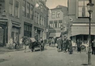 Opril Grote Markt omstreeks 1900.