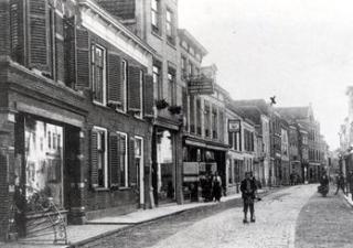 Foto van de Lange Vorststraat in 1900