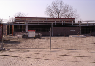 School- en wijkgebouw in aanbouw