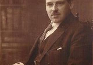 Portretfoto Nicolaas van Wijk in 1922
