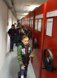 Ook bezochten de kinderen de kluis waarin de oude boeken van Goes bewaard worden.