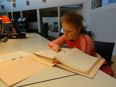 Pam Buijsrogge bekeek oude documenten