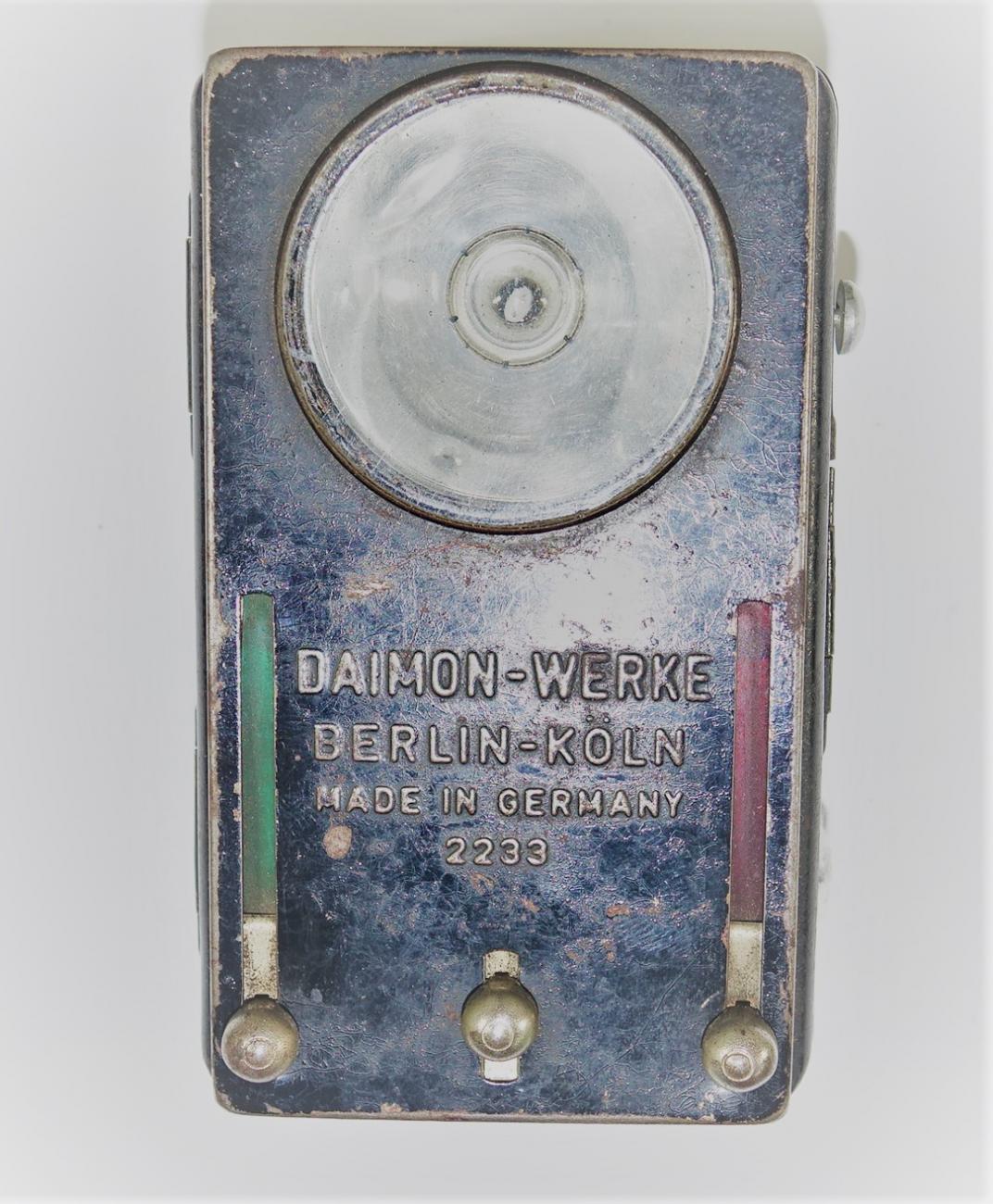 Foto van een Duitse zaklamp uit de Tweede Werekdoorlog