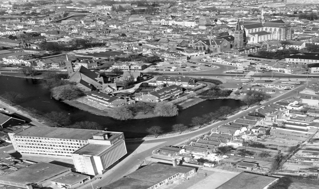Luchtfoto van Ravelijn de Grenadier omstreeks 1969