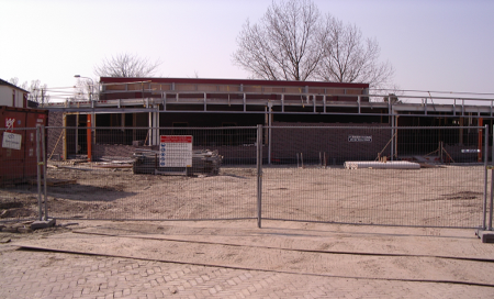 School- en wijkgebouw in aanbouw