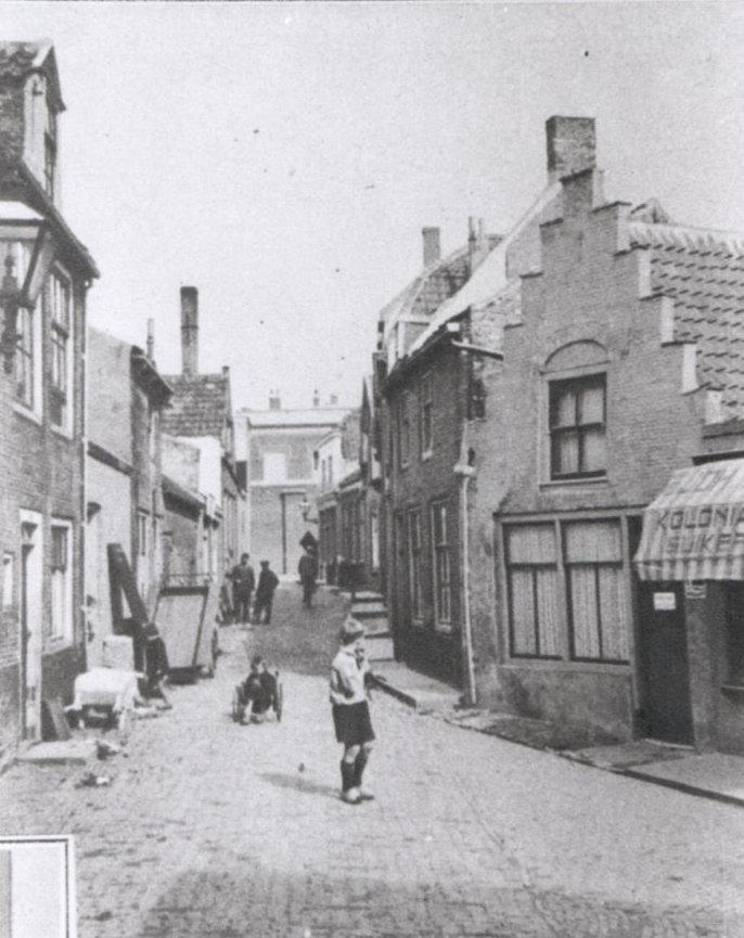 Straatje met spelende kinderen