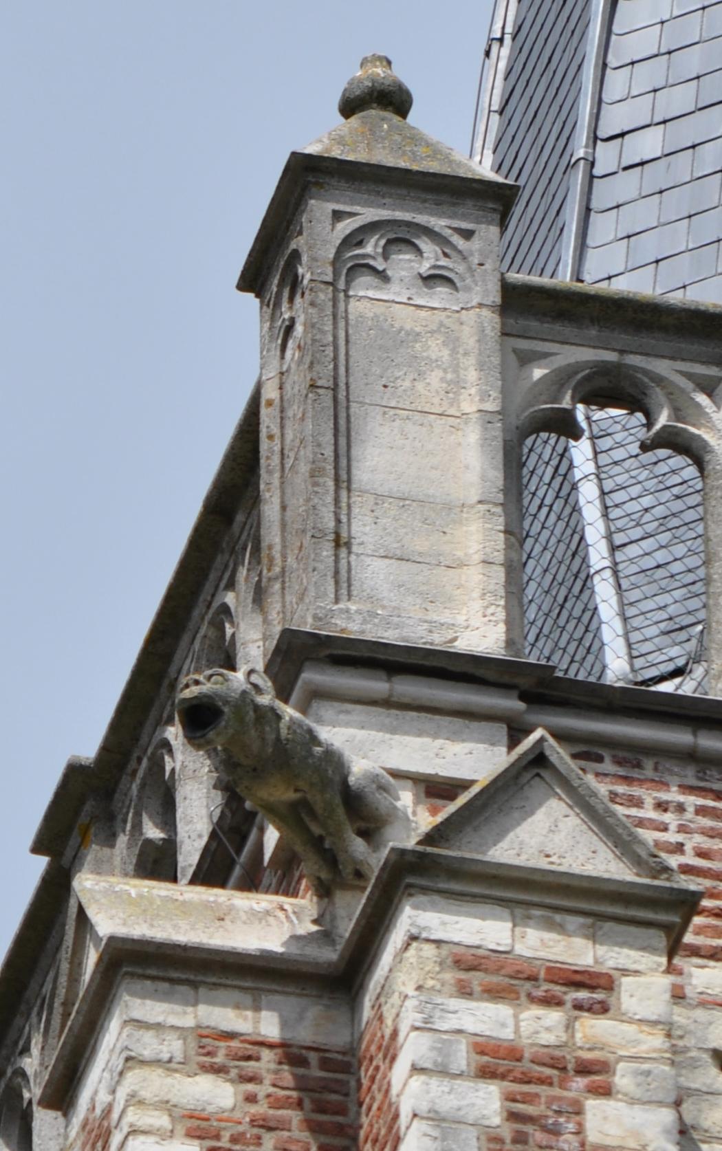 Waterspuwer op kerktoren