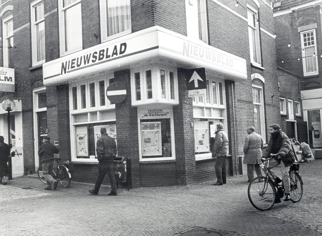 Het kantoor van 'Het Nieuwsblad' en dagblad 'De Stem', aan de Klokstraat.