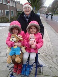 Oma en tweeling