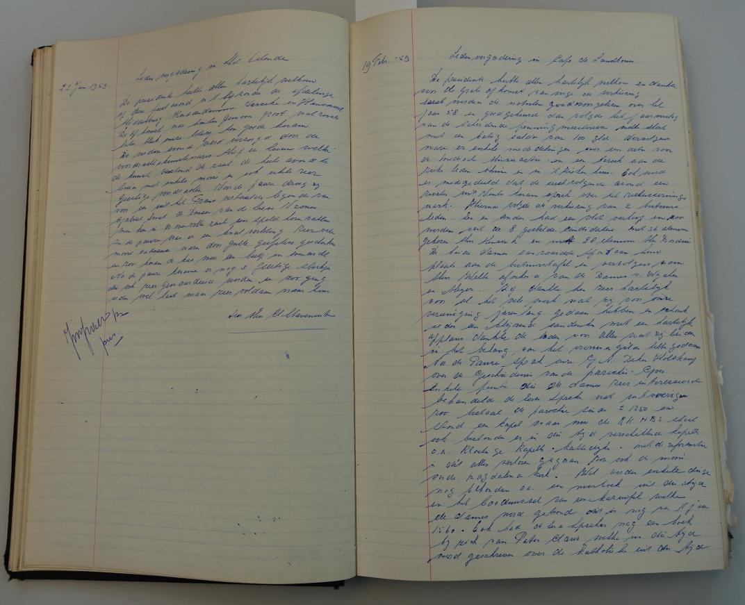 Opengeslagen notulenboek