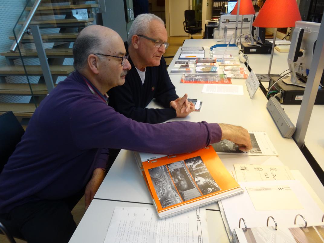 Ab Schipper en Toon Brouwer in de studiezaal