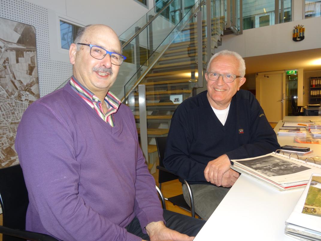 Ab Schipper en Toon Brouwer in de studiezaal