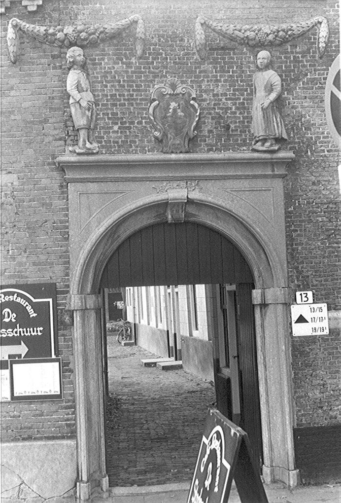 Poort van het weeshuis